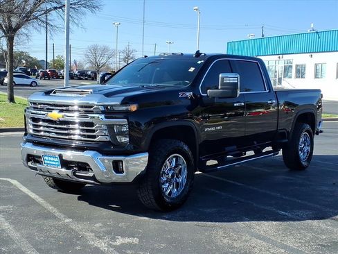Used 2025 Chevrolet Silverado 2500 LT w/ Safety Package image 4