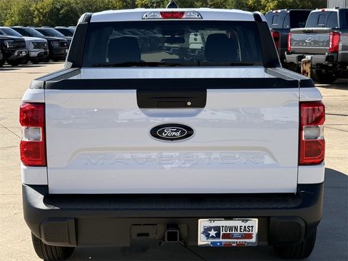 New 2025 Ford Maverick XL image 30