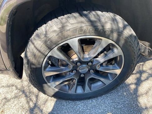 Used 2018 Jeep Grand Cherokee Overland image 5