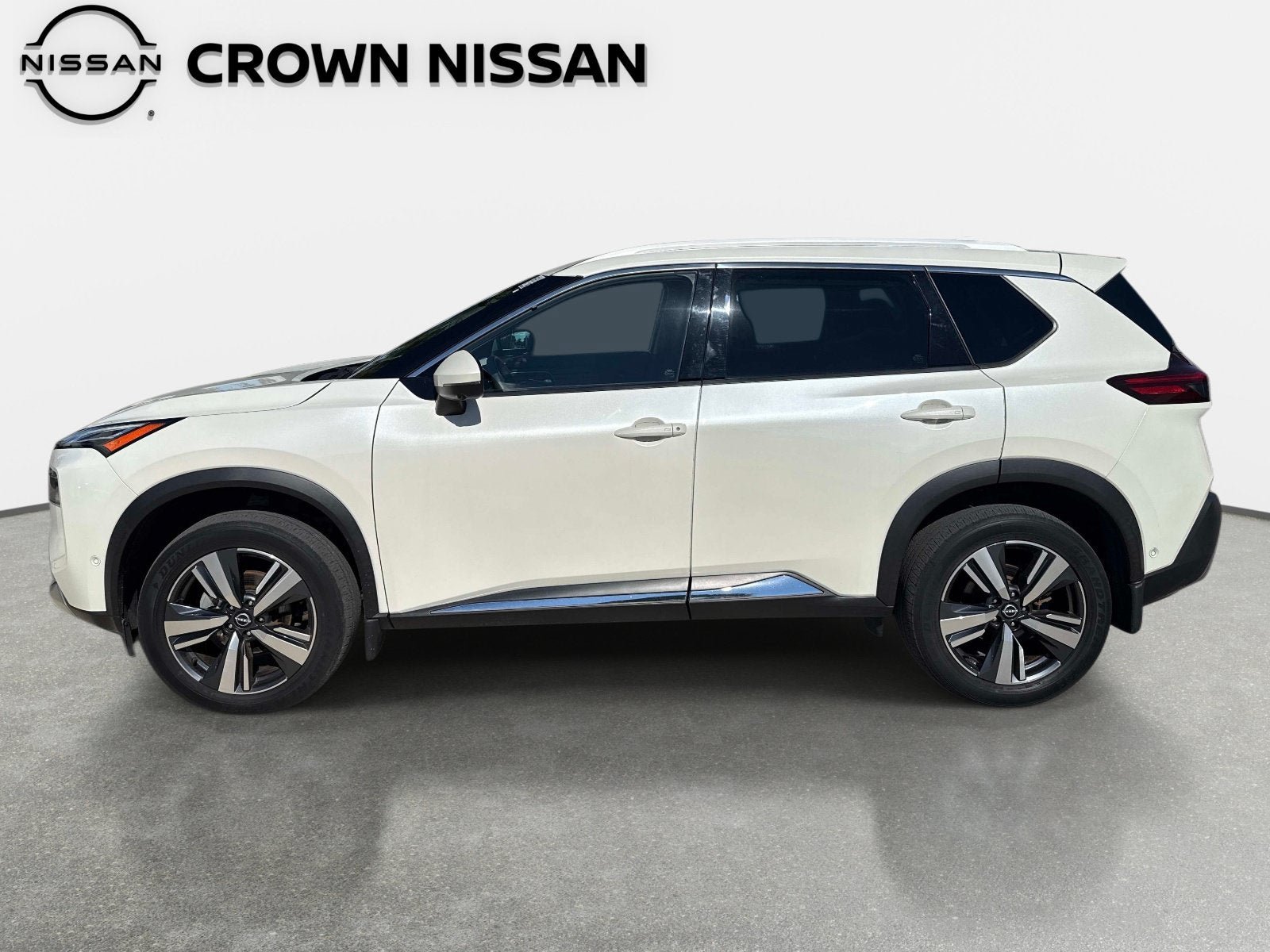 Certified 2023 Nissan Rogue Platinum w/ Platinum Premium Package FWD image 3
