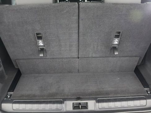 Used 2023 Land Rover Discovery S R-Dynamic image 23