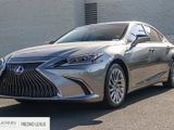 Used 2021 Lexus ES 300h w/ Luxury Package image 3