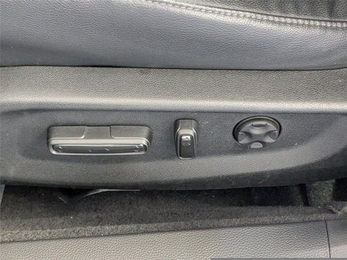 Used 2018 Honda Accord Touring image 12