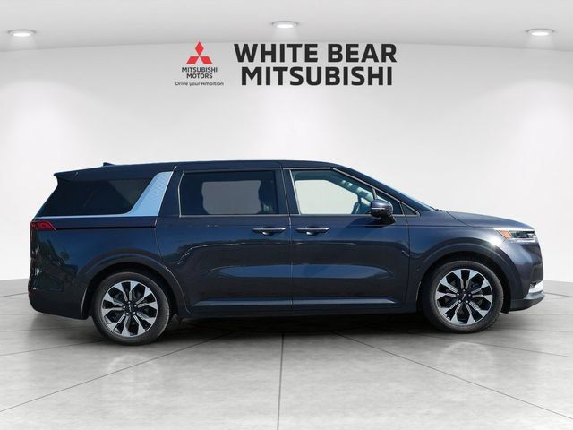 Used 2024 Kia Carnival EX FWD image 6