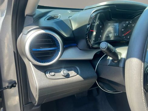 Used 2025 Chevrolet Trax LS FWD image 13