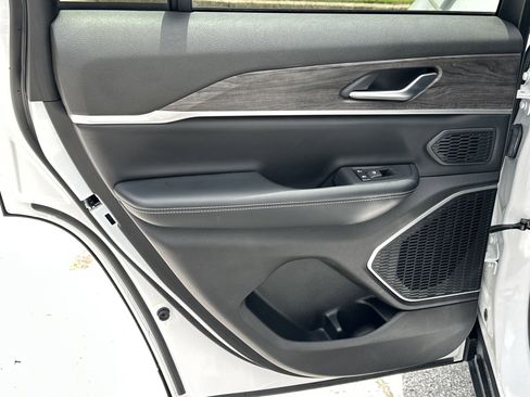 Used 2024 Jeep Grand Cherokee Limited 4xe image 22