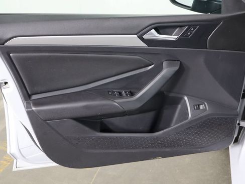 Used 2019 Volkswagen Jetta FWD image 18