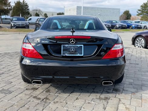 Used 2016 Mercedes-Benz SLK 300 image 6