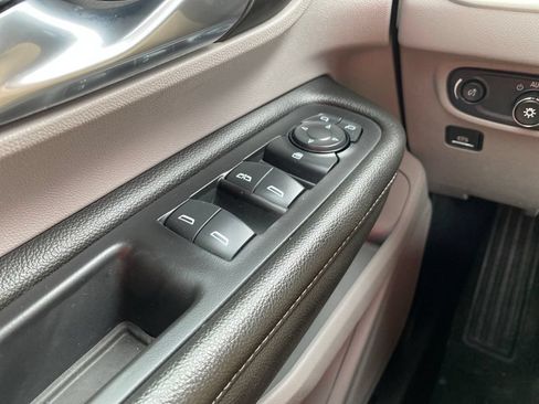 Used 2024 GMC Terrain SLE FWD image 26