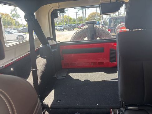 Used 2018 Jeep Wrangler Unlimited Sahara image 6