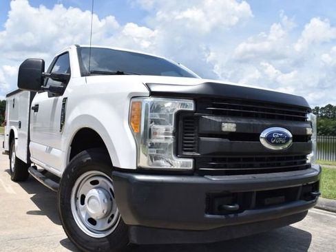 Used 2017 Ford F250 XL RWD image 1