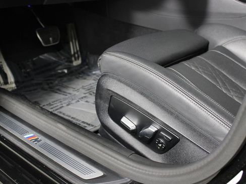 Used 2023 BMW 530e w/ M Sport Package image 12