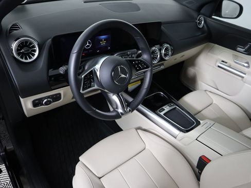 Certified 2025 Mercedes-Benz GLA 250 GLA 250 image 9