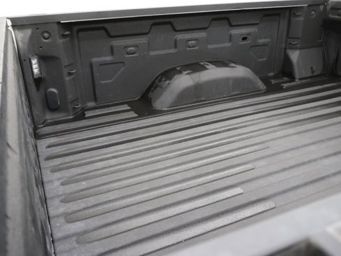 Used 2023 Chevrolet Silverado 2500 LT w/ Convenience Package AWD/4WD image 5
