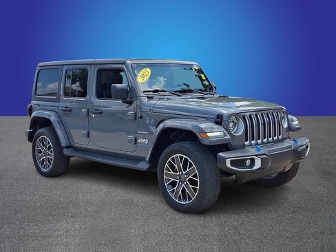 Used 2023 Jeep Wrangler Unlimited Sahara w/ Cold Weather Group AWD/4WD image 3