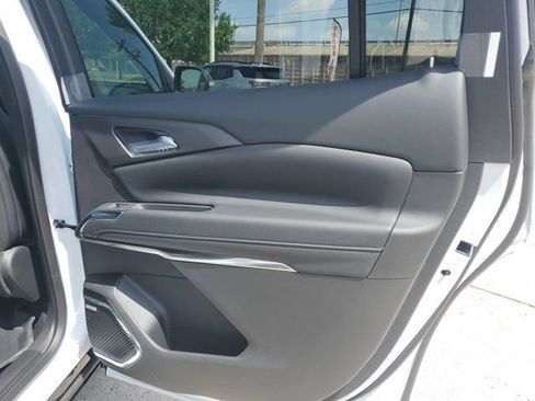 New 2026 Chevrolet Traverse High Country w/ LPO, Floor Liner Package FWD image 10