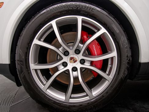 Used 2025 Porsche Cayenne S AWD/4WD image 29