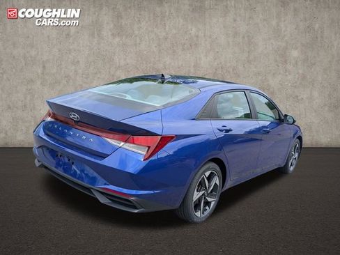 Certified 2023 Hyundai Elantra SEL w/ Convenience Package FWD image 8