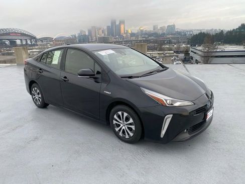 Certified 2022 Toyota Prius LE image 25
