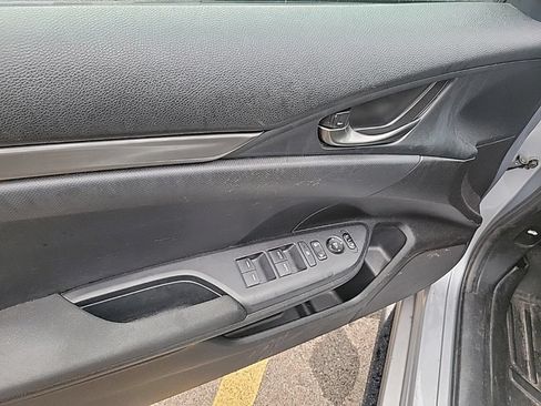 Used 2019 Honda Civic Sport image 8