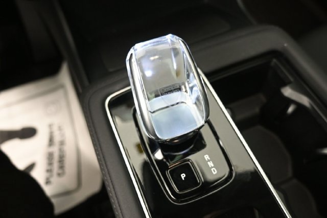 Used 2025 Volvo XC90 B6 Plus w/ Protection Package Premier AWD/4WD image 16