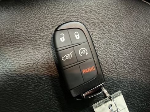 New 2026 Jeep Compass Latitude AWD/4WD image 39