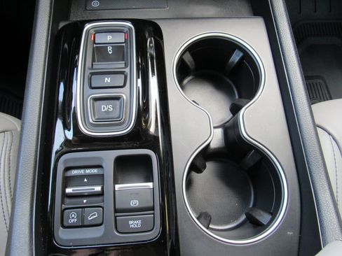 Used 2025 Honda Pilot Touring image 26