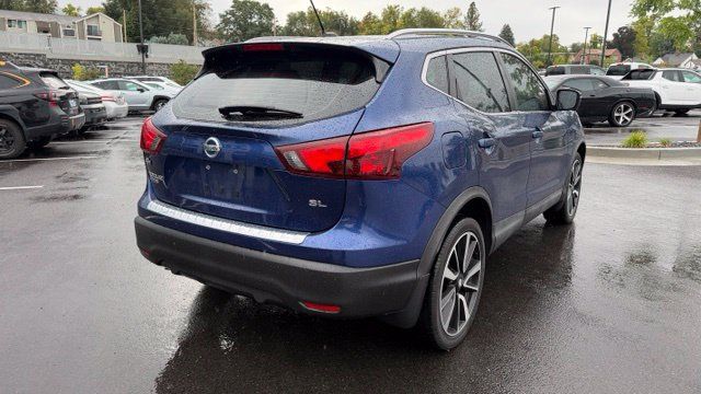 Used 2018 Nissan Rogue Sport SL w/ SL Premium Package FWD image 5
