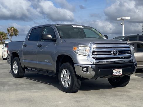 Certified 2017 Toyota Tundra SR5 RWD image 2