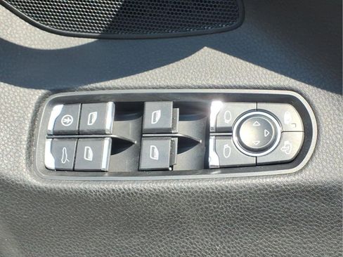 Used 2012 Porsche Panamera RWD image 28