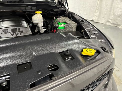 Used 2018 RAM 1500 Express AWD/4WD image 59