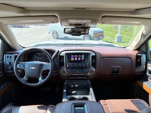Used 2016 Chevrolet Silverado 1500 High Country w/ High Country Premium Package AWD/4WD image 13