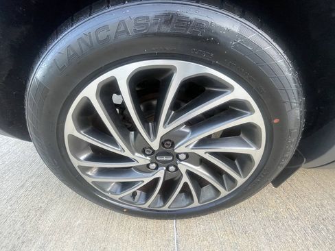 Used 2020 Lincoln Nautilus Reserve w/ Equipment Group 201A AWD/4WD image 14