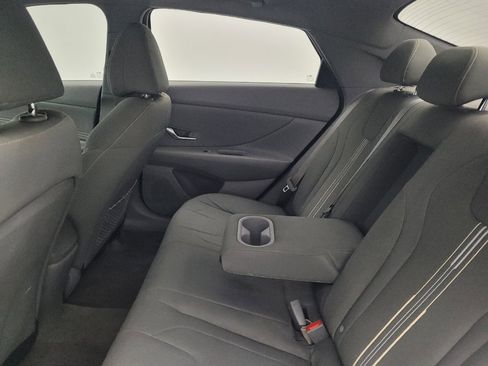 Used 2021 Hyundai Elantra SEL w/ Convenience + Premium Package FWD image 18