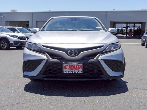 Used 2024 Toyota Camry SE FWD image 3