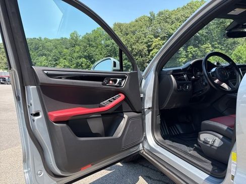 Used 2021 Porsche Macan image 21