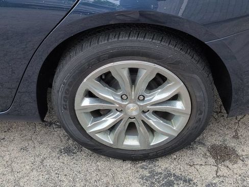 Used 2020 Chevrolet Malibu LT FWD image 33