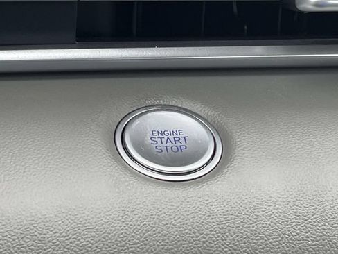 Certified 2025 Hyundai Elantra Sport FWD image 30