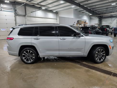 Used 2021 Jeep Grand Cherokee L Overland image 2