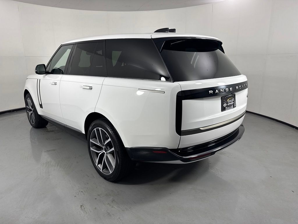 Used 2023 Land Rover Range Rover SE AWD/4WD image 9