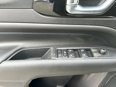 New 2026 Jeep Compass Latitude image 11