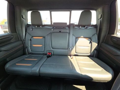 Used 2024 GMC Sierra 2500 AT4 w/ AT4 Premium Plus Package AWD/4WD image 8