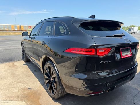 Used 2017 Jaguar F-PACE S AWD/4WD image 19