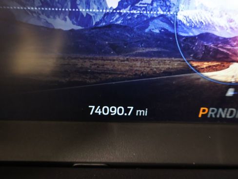 Used 2020 Ford Explorer Platinum w/ Premium Technology Package image 9