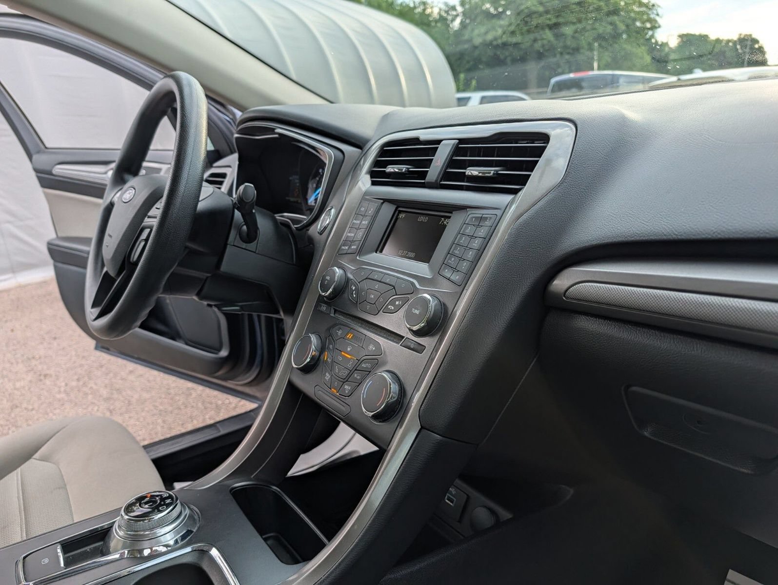 Used 2018 Ford Fusion S FWD image 21