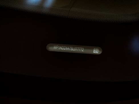 Certified 2025 Porsche Macan Electric image 34