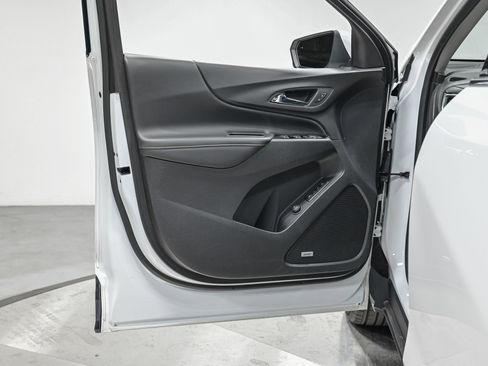 Used 2022 Chevrolet Equinox Premier image 11