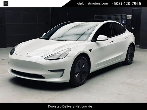 Used 2023 Tesla Model 3 Standard Range RWD image 1