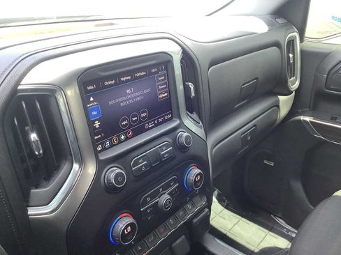 Used 2021 Chevrolet Silverado 1500 LT Trail Boss w/ Convenience Package II AWD/4WD image 17