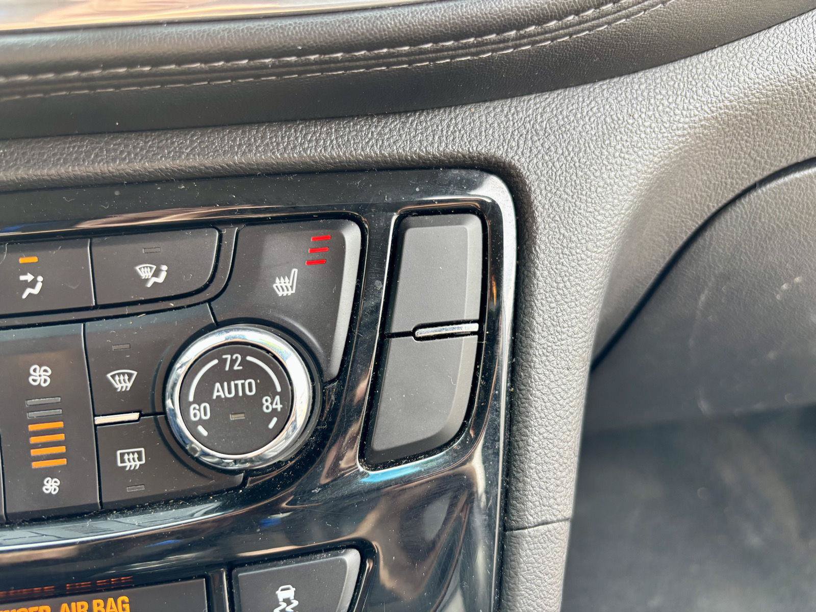 Used 2020 Buick Encore Essence AWD/4WD image 5
